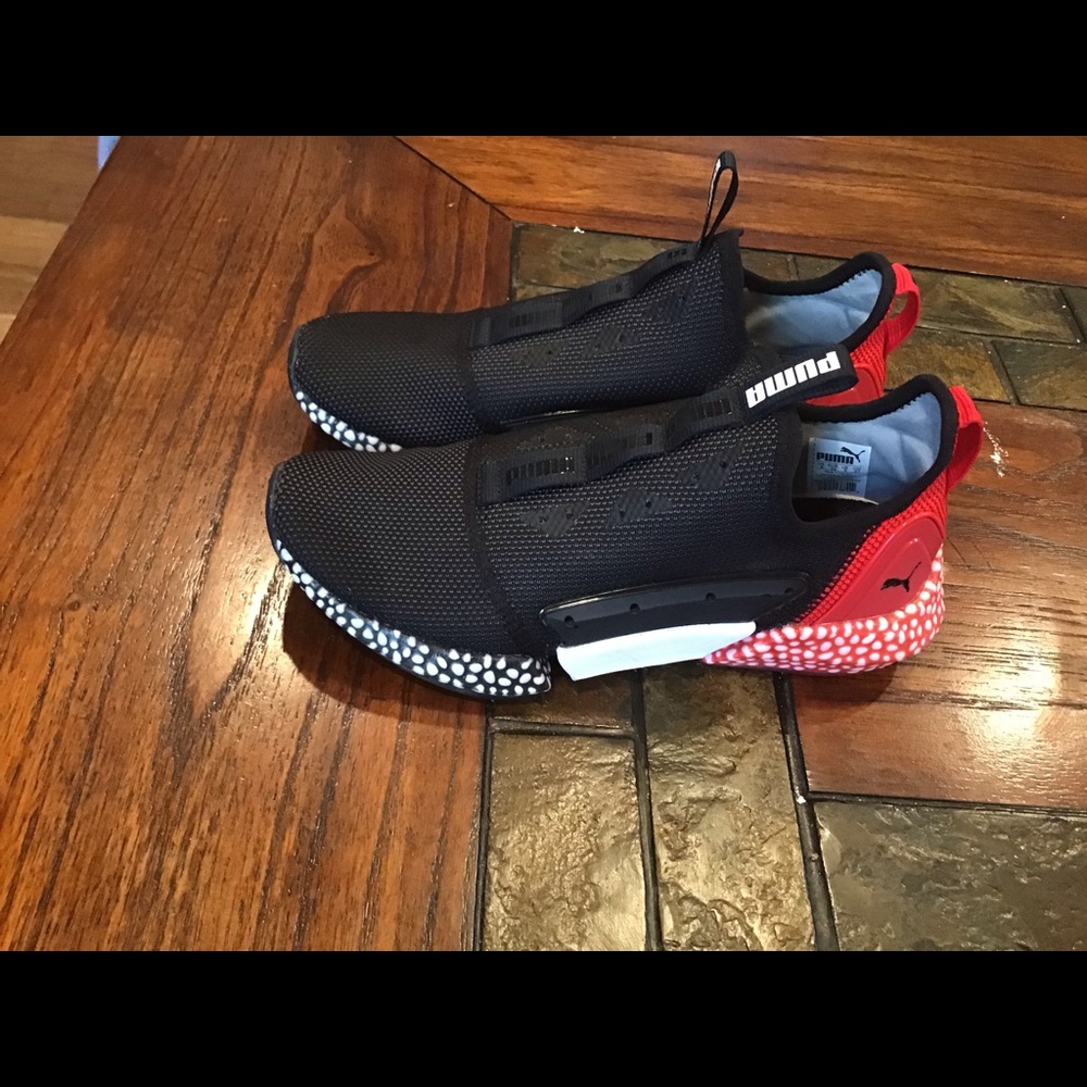 Shoes - Picture 2 of 4